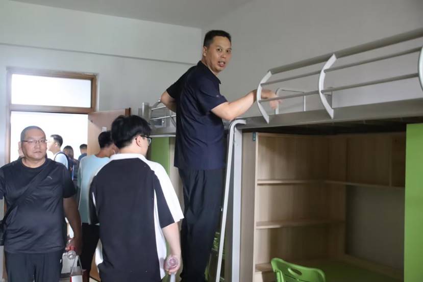 baf78a06-238f-403a-a632-4fe78384d24a